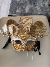 Autentica maschera in maschera