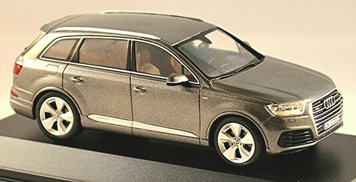 Audi suv 2015 - q7, 4m