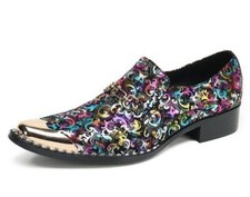 Scarpe da uomo nuove alla moda