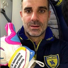 Guanti indossati Sorrentino Chievo Milan