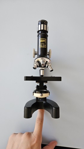 Microscopio vintage biologico - microscopio,