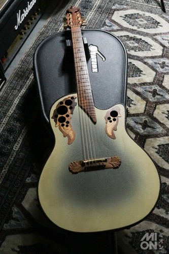 Chitarra acustica usata