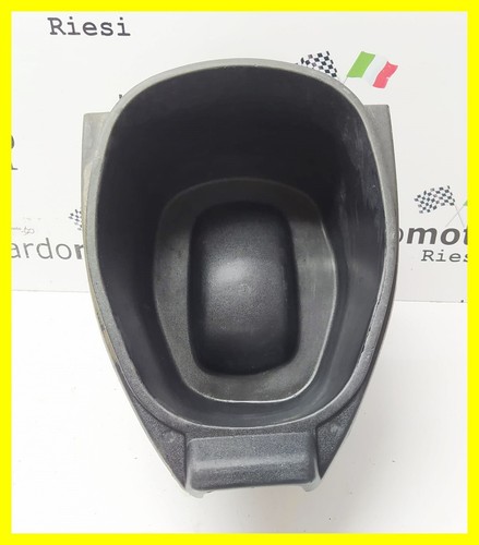 Baule vano porta casco - porta, sotto