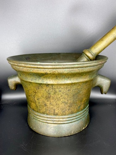 Antico grande mortaio - grande,