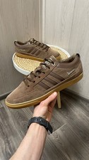 Sneakers Adidas x Vespa