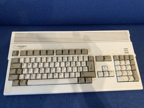 Commodore amiga 1200 - commodore,