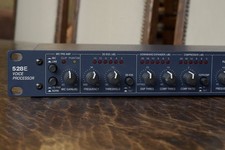 Symetrix 528E Processore