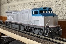 Scala HO Atlas Amtrak B32-8WH con decoder diretto ESU LokSound Select