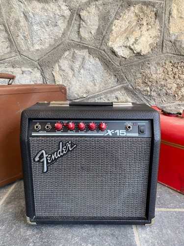 Fender red knob 15 watt - "red, 15-watt