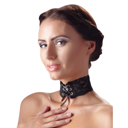 Collarino pizzo nero laccio - in,