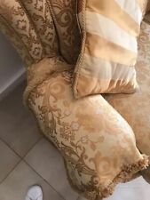 Coppia di divani a due posti in broccato 