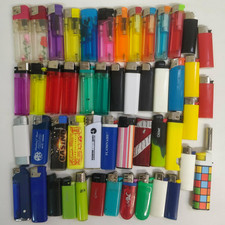 LOTTO SET 50 ACCENDINI RICARICABILI DA COLLEZIONE VINTAGE PUBBLICITARI TEMATICI