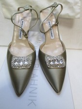 Manolo Blahnik Nudo Hangisi