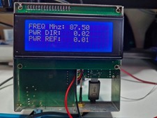 FM BROADCAST SYNTHESIZER 87.5-108Mhz GENERATORE RF IN FM CON INGRESSO BNC MPX