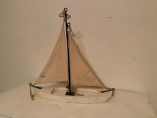 Modellino etnico in legno di barca a vela riferimento Lotto BC1 