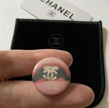 Rare chanel badge - badge, broche
