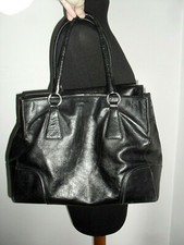 PRESTIGIOSA E COMODA BORSA COCCINELLE  ORIGINALE IN VERA PELLE  MADE IN ITALY