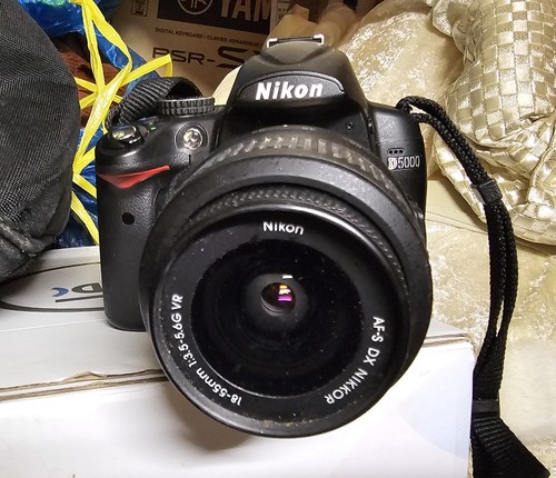 Nikon d5000 con 18 - nikon, af-s