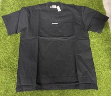 T-shirt nera taglia Large