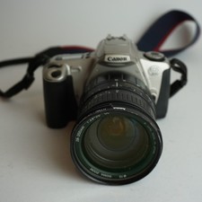 Canon EOS 300 con obiettivo