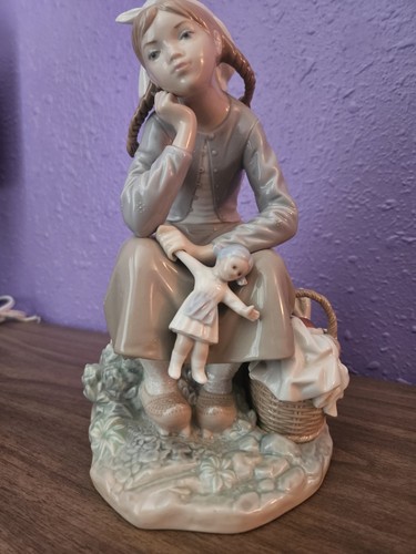 Lladro retired daydreaming - retired,