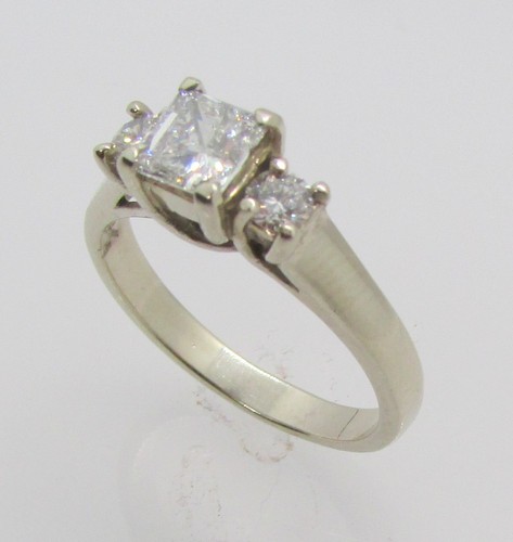 Anello fidanzamento oro - di,
