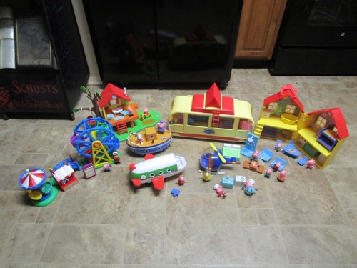 Peppa pig lot with - pig, figures