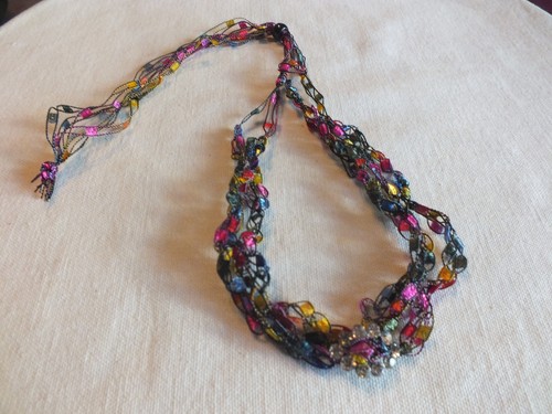 Collana all uncinetto - collana, scala