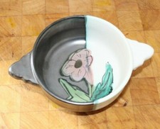 bella ciotola con manico