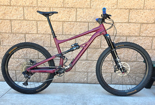 Specialized status red 140 - red,