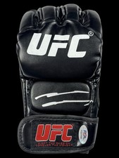 Guanto UFC autografato firmato