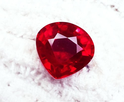 Naturale rosso rubino pera - naturale,