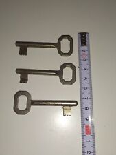 lotto 3 antiche CHIAVI da porta Di Mobili inizio 900 da Collezione