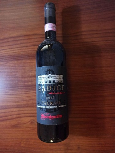 Vino taurasi radici - radici, 2012