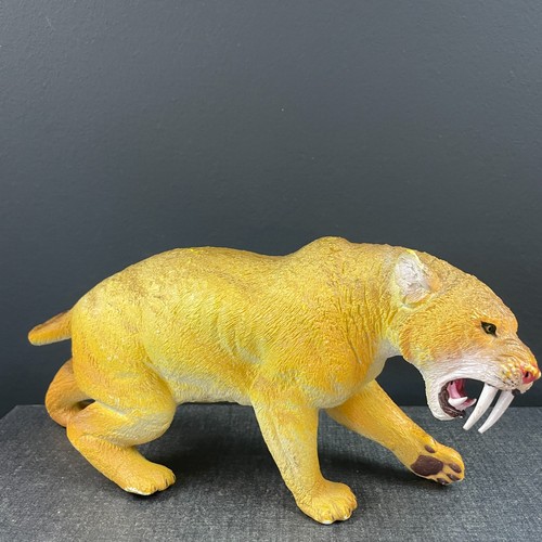 Figura animale tigre gigante