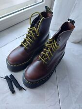Dr Martens - 1460 Pascal Max- Stivali in pelle marrone scuro con 8 occhielli