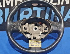 Volante Fiat 500 2007 con buco visibile in foto