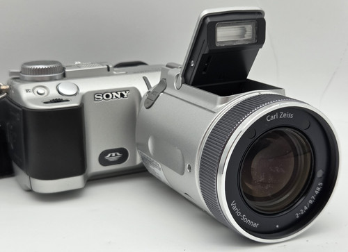 Sony dsc f717 cyber - dsc-f717, shot