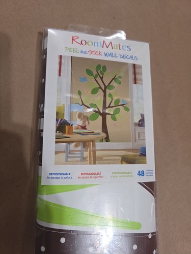 Adesivi murali albero gigante