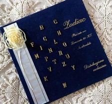 Spilla da giacca con INIZIALI DEL NOME label pin placcato oro lettere alfabeto 