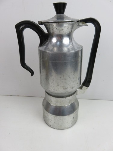 Vecchio bollitore con - vecchio, thermos