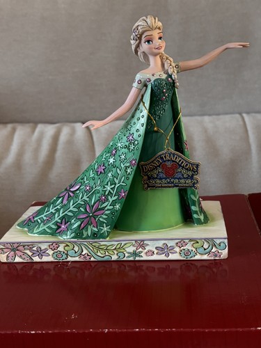 Disney showcase collection - disney,