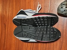 NIKE AIR RETAIL 90.00 ASKING