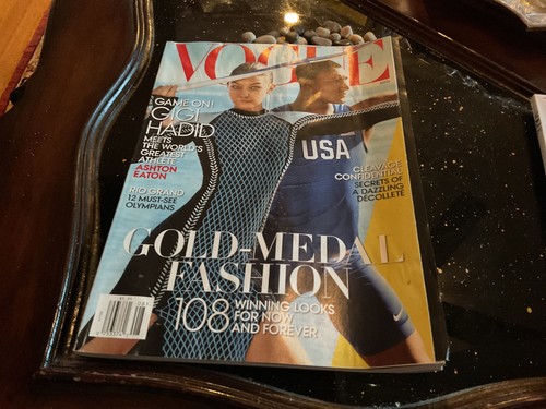 Vogue magazine august - august, 2016