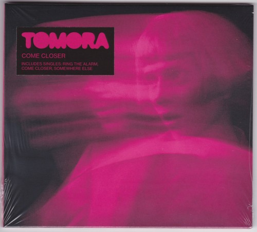 Tomora come closer - come, +