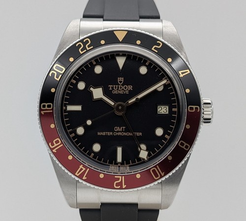 Tudor black bay gmt - black,