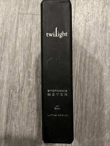 Twilight stephenie meyer - by,