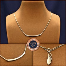 Collana con ciondolo vero