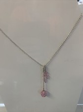 collier avec sa perle Shamballa et ses perles Swarovski