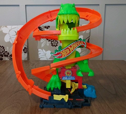 Hot wheels set - hot,